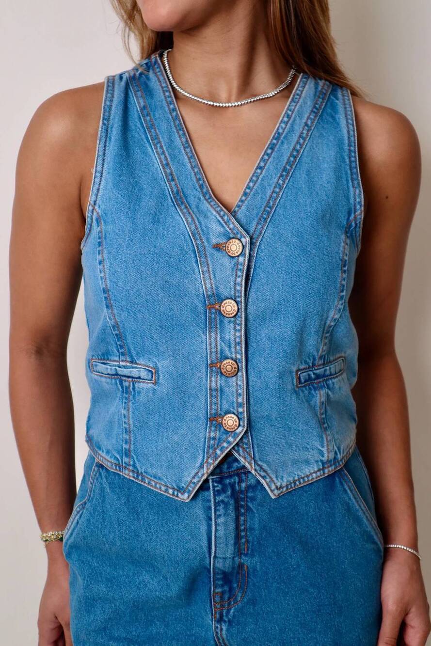 NEW DRESS TO v-neck buttoned vest in denim blue